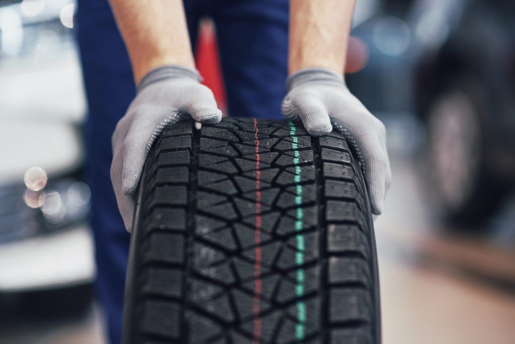 La importancia de revisar los neumáticos. 4 aspectos que deben cumplir.